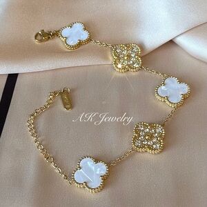 💎18k LUXURY QUATREFOIL Clover 5 Motif Bracelet, White Mother of Pearl Color GP